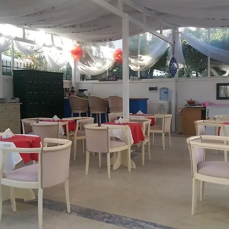Zuzu's Kitchen & גומבט